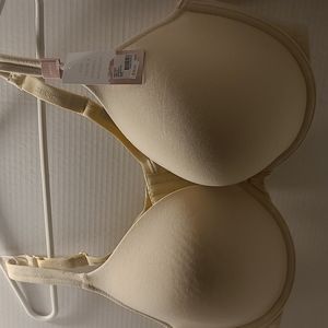 New with tags cacique bra with underwire 46DD